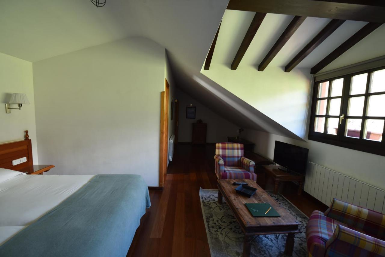 Hotel El Jisu Camaleño Eksteriør billede
